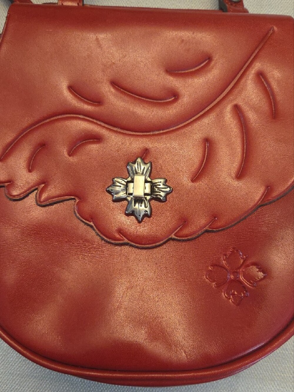 Patricia Nash Red Leather Embossed Flap Crossbody with Decorative Clasp - Picture 3 of 8